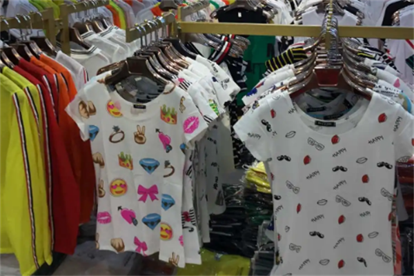千嘉惠服装