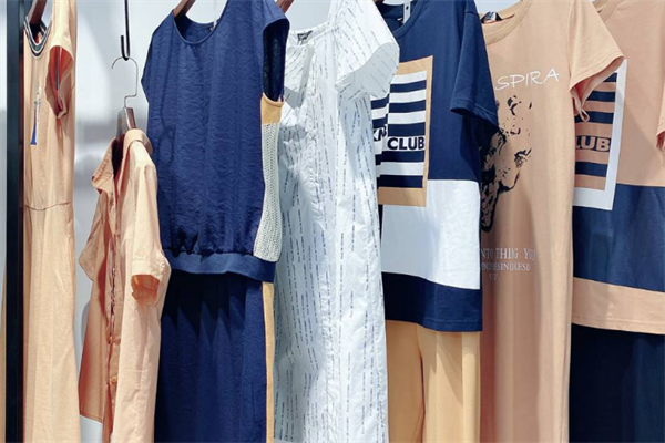a8国际名品服装