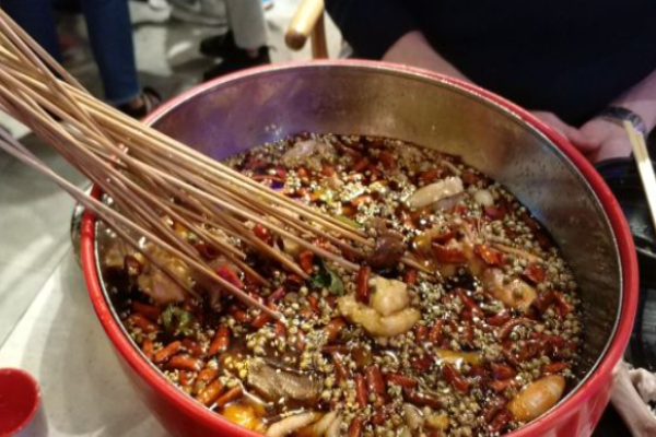 红料理串串有瘾店加盟