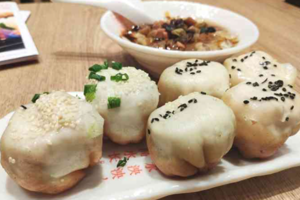 邱吖拇指生煎包馄饨王加盟
