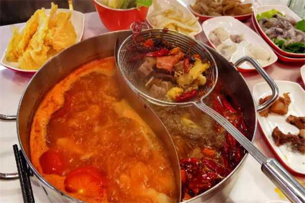 潮兴美食坊火锅