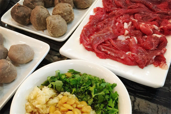 潮兴美食坊火锅