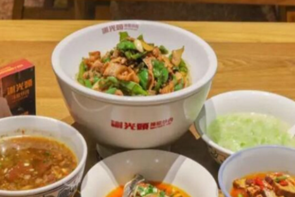谢光头辣椒炒肉加盟