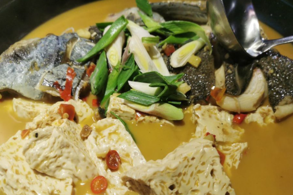 莘府老豆腐鱼头