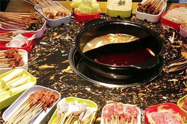 初岸精致串串香火锅