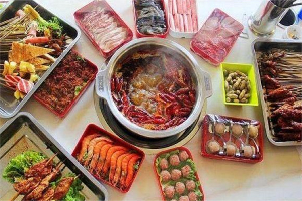 初岸精致串串香火锅