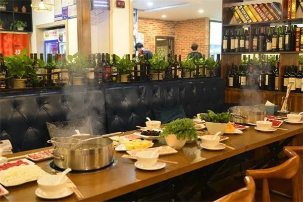 云聚汇牛很鲜潮汕牛肉火锅加盟