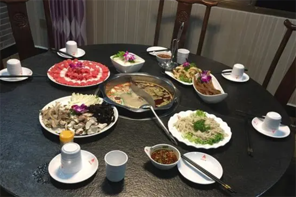 湛味轩火锅加盟