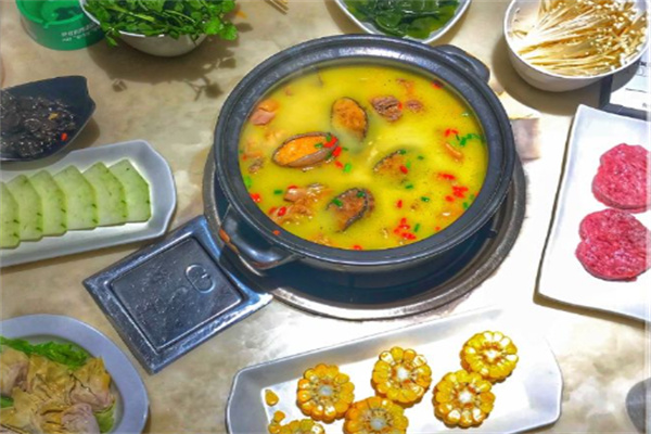 鸡包渔火锅
