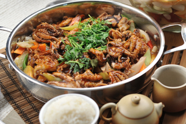 鲜焖鲜食焖锅加盟
