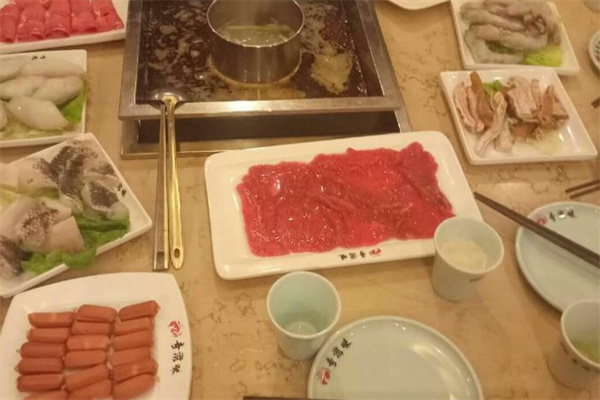 奇滋味火锅店