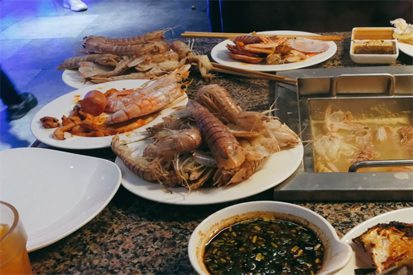 柒佰家火锅海鲜烤肉加盟