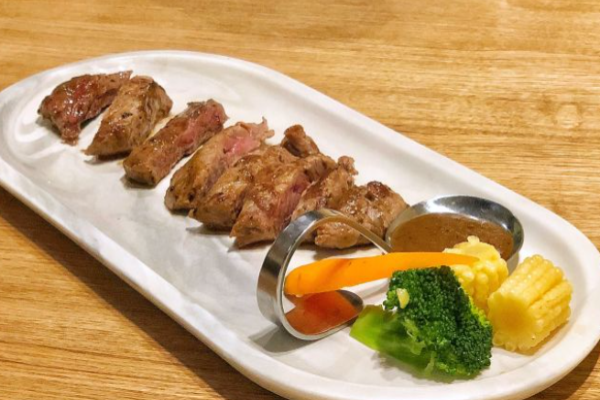 初芒创意料理餐厅加盟