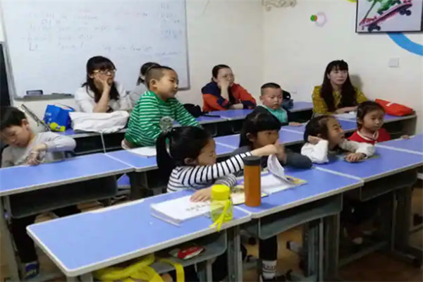 品轩教育加盟