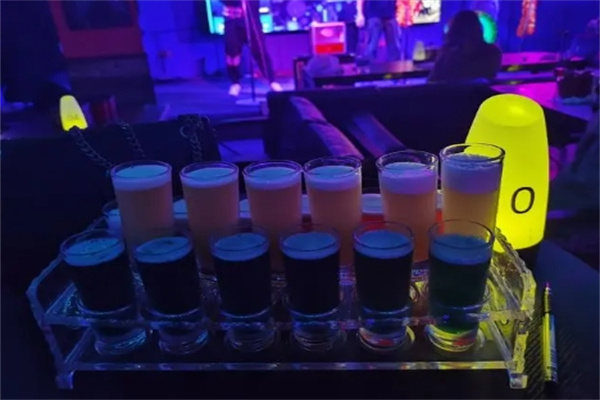 遇见酒吧