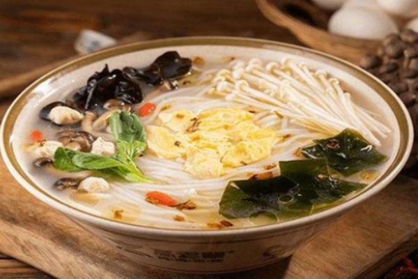 水献条鸡汤米线