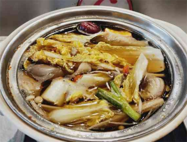 穆禾家清真时尚转转小火锅