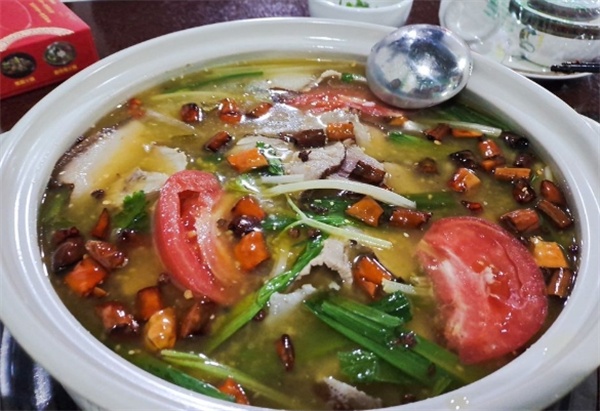 富源酸汤猪脚火锅