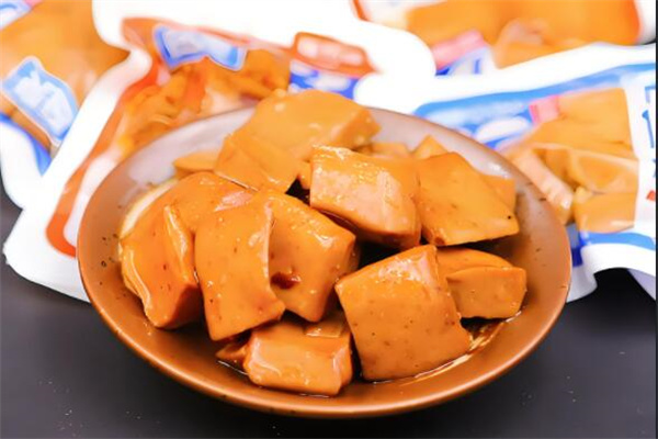 七品兔休闲零食加盟