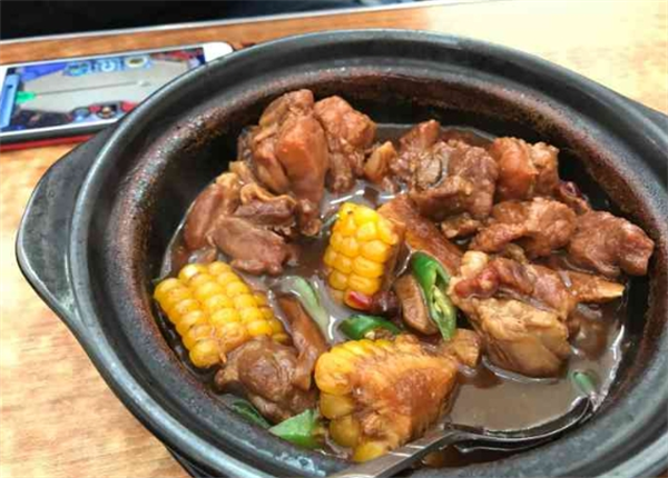老钱雨黄焖鸡米饭