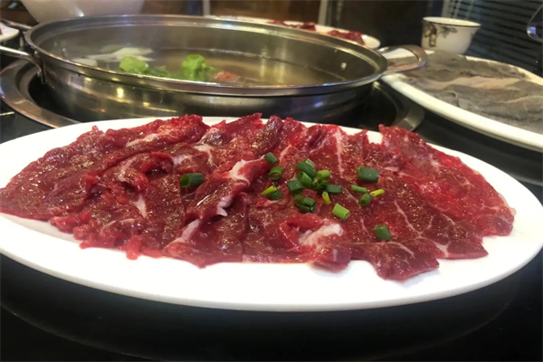 四盈牛馆潮汕牛肉火锅