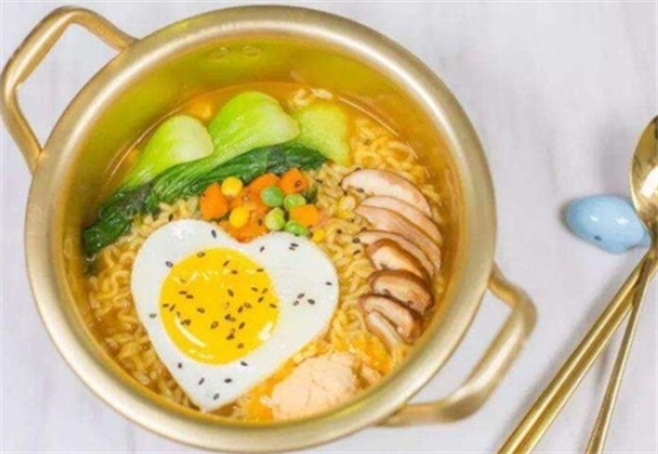 小晴天泡面小食堂