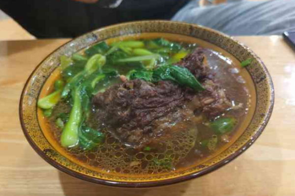 李伟明秘制牛肉面