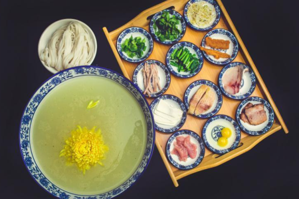 红鑫园菊花过桥米线