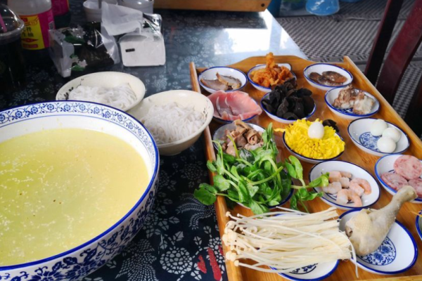 红鑫园菊花过桥米线