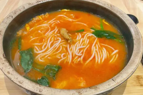 施大厨菌汤鲜花过桥米线