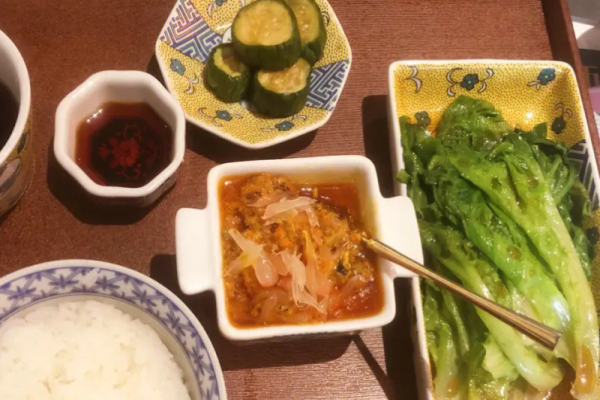 蟹盛蟹黄小龙虾拌面拌饭加盟