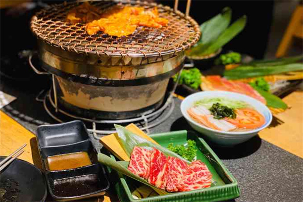 小千烧肉居酒屋