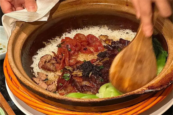 四季煲香煲仔饭加盟