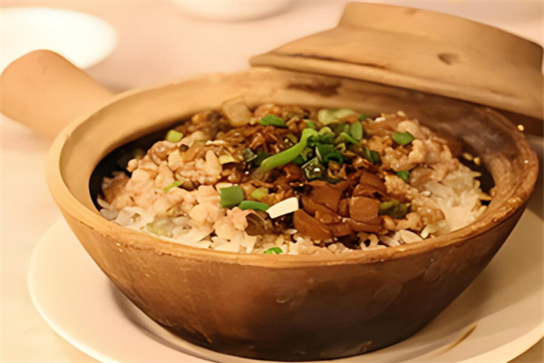 四季煲香煲仔饭加盟