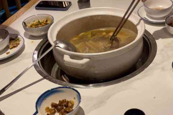 菌彩野生菌火锅加盟