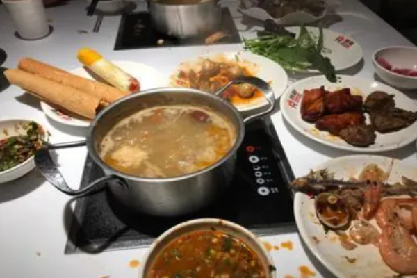锦厨海鲜自助火锅加盟