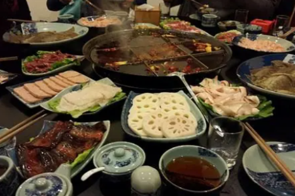 花钱嫂营地火锅