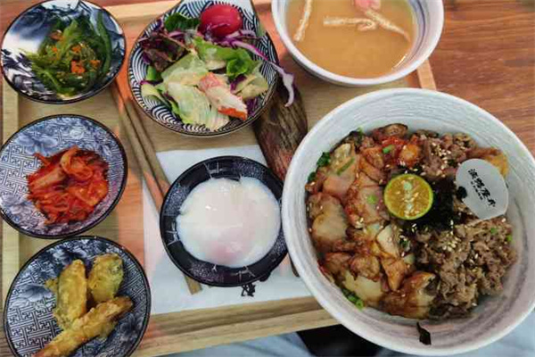 淡路屋井日式烧肉饭