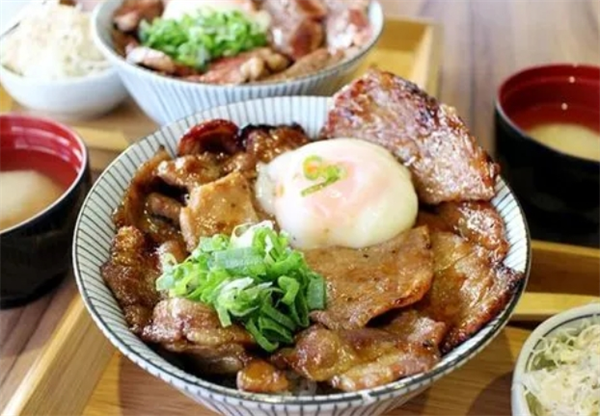 町丼烧肉丼饭