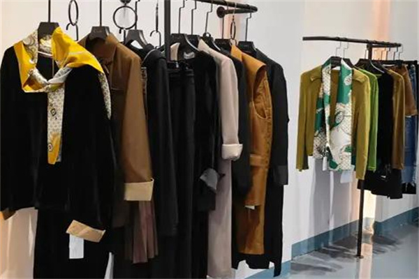 入卡服装加盟