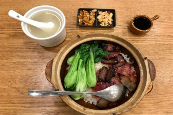 津三角煲仔饭加盟
