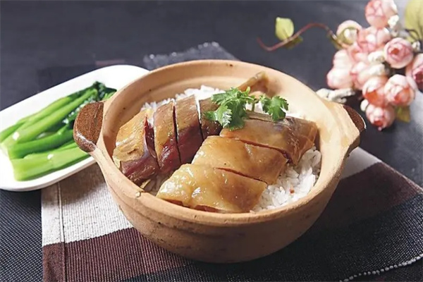 津三角煲仔饭加盟