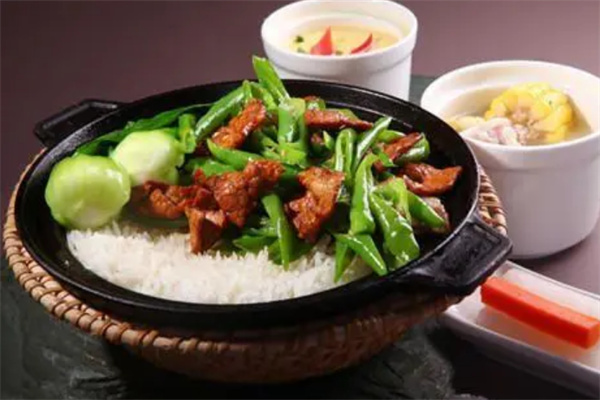 津三角煲仔饭加盟