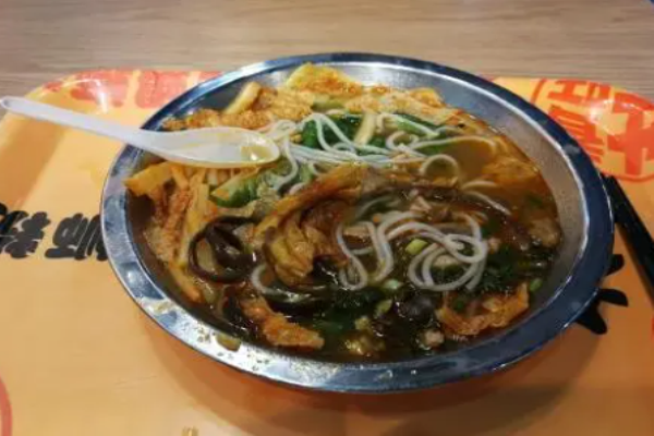 螺饱饱鸡爪柳州螺蛳粉加盟