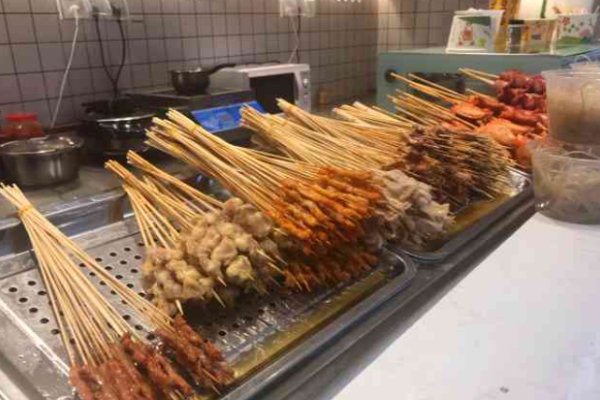 解忧炸串铺