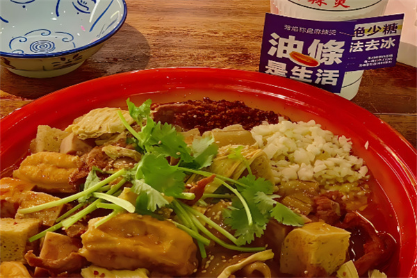 老秤盘干拌麻辣烫加盟