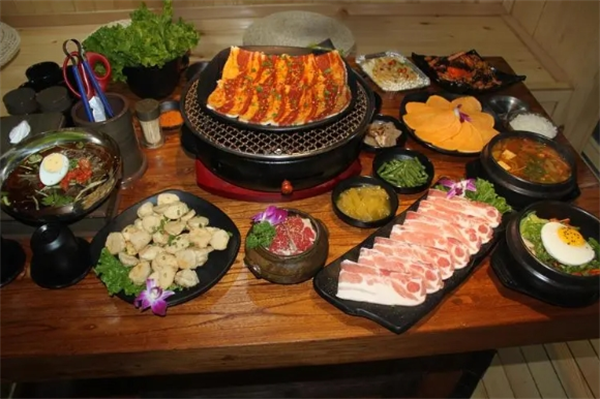 十年炭火烤肉