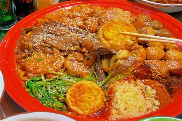 芳焰称盘干拌麻辣烫