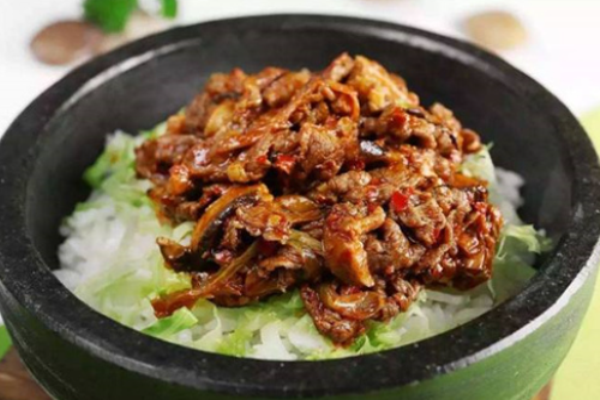 神奇肉肉拌饭