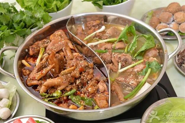 老汉烧鸡公火锅店加盟